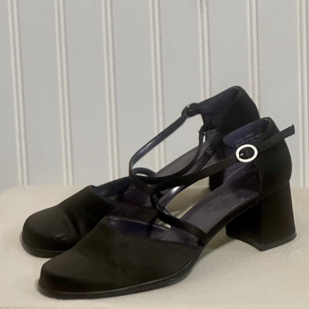VTG Unlisted Kenneth Cole Black Strappy Block Heels Square Toe Sz 7 Office Siren
